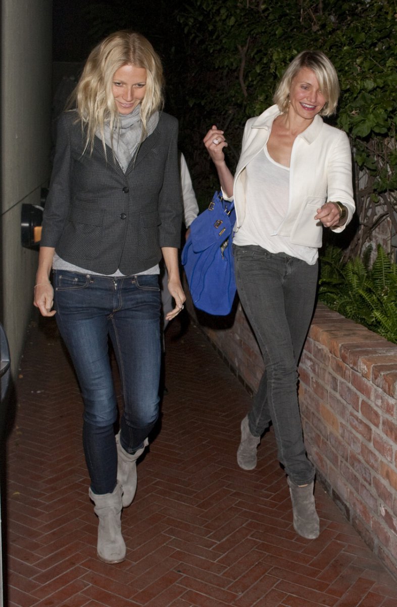 May 3rd 2012 Exclusive Thursday night Chris Martin & Gwyneth Paltrow eating dinner with friend Cameron Diaz at Spagoâs restaurant in Beverly Hills. Chris left the restaurant first & jumped in the back seat of the car while Cameron showed off her b